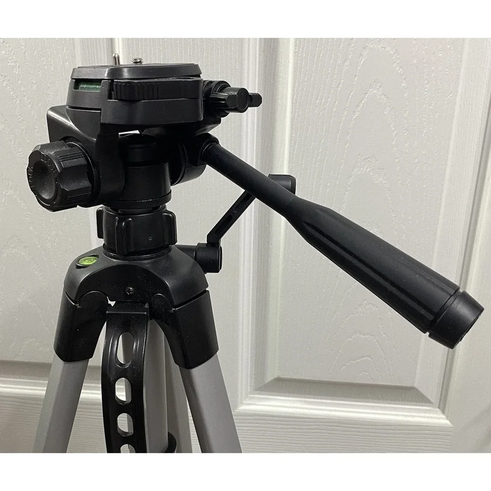 Amazon Basics 60-Inch DSLR Lightweight Tripod For Camera, Phone With‎ Bag, Black